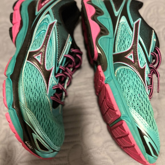 Mizuno Wave Rider 19 - Picture 4 of 6